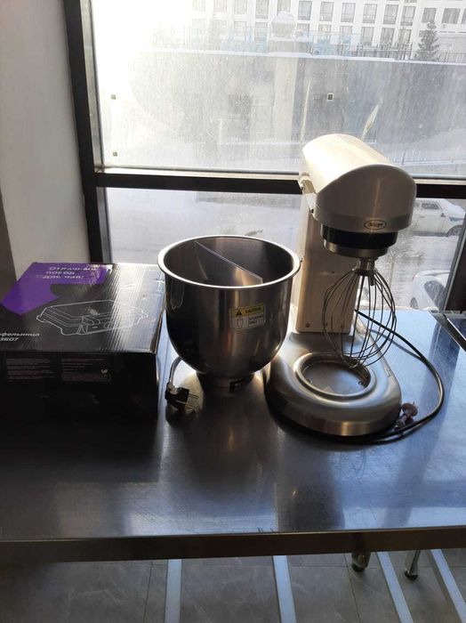 Продам отличный Миксер