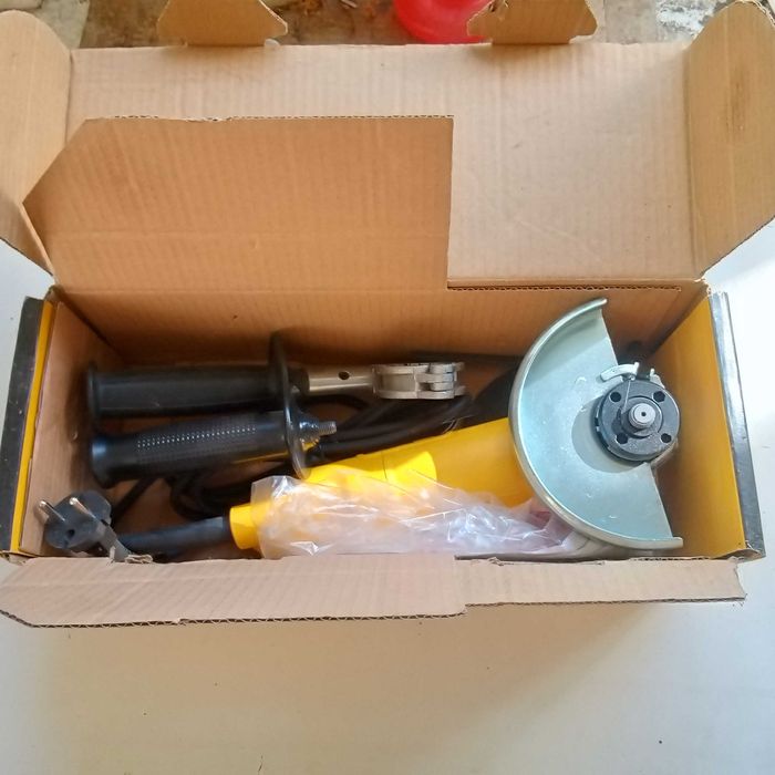 Болгарка 125 DeWalt