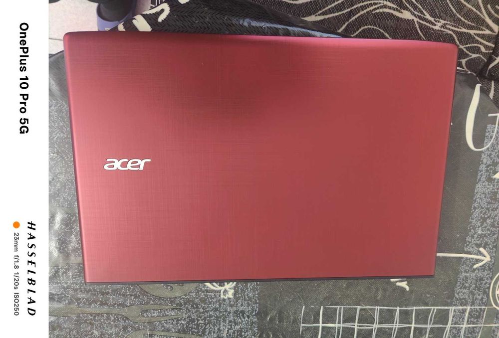 Прдавам перфектен лаптоп Acer Aspire E5-576g