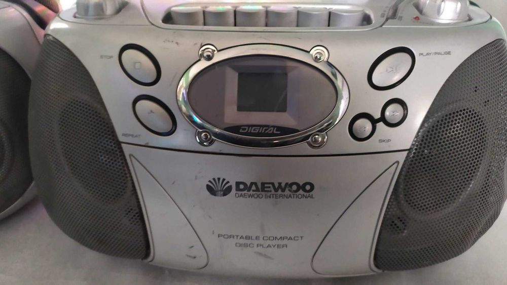 ДВА БРОЯ DAEWOO МР-3 CD/Радио/касетофони ОТЛИЧНО работещи от чужбина-25 евро