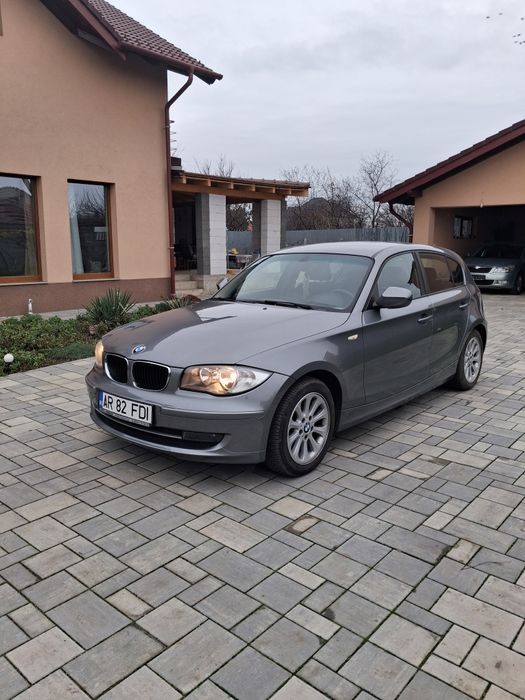 De vinzare BMW seria 1 an 2010  benzină motor 1995 ,(122 cai  putere))