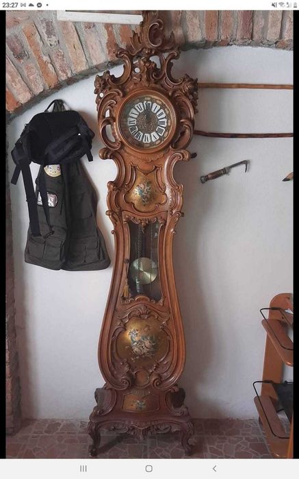 Pendule sculptate/ cu intarsii