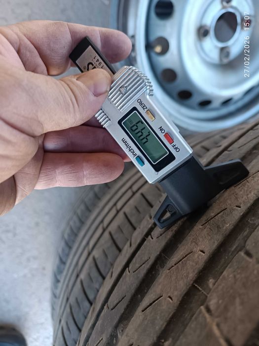 4бр. летни гуми 235/45/18 Pirelli
