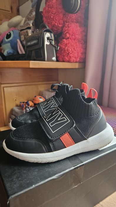 Маратонки унисекс DKNY