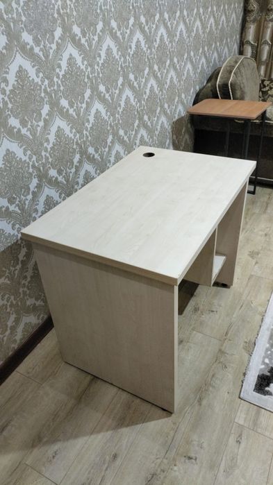 Белый стол Çilek