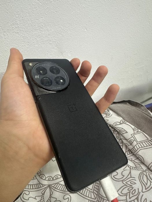 Продам one plus 12