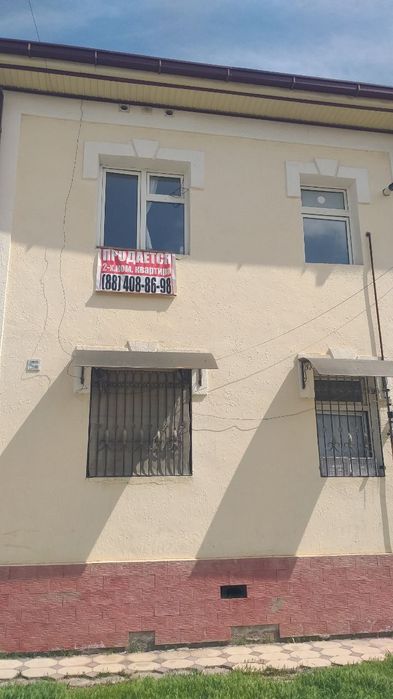 Yashash xonadoni sotiladi narxini kelishamiz