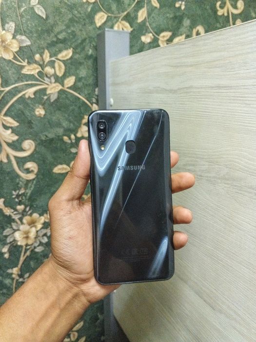 Samsung A30 sotiladi arzon
