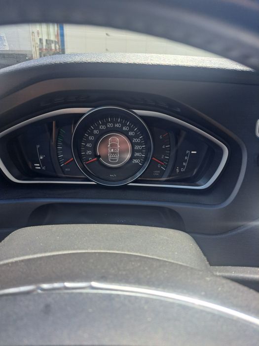 Волво v40 cross country 2.0 150