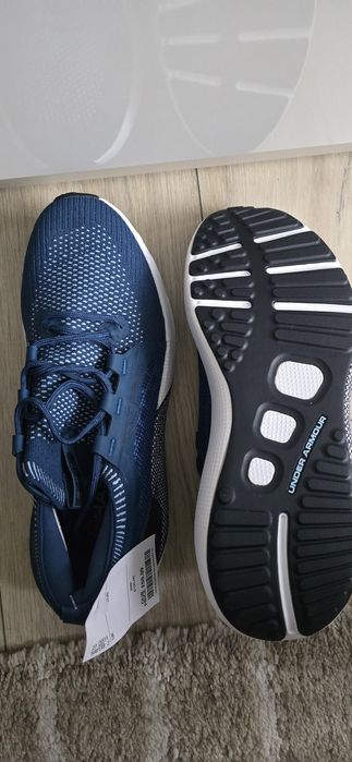 Under Armour  чисто нови с етикет.