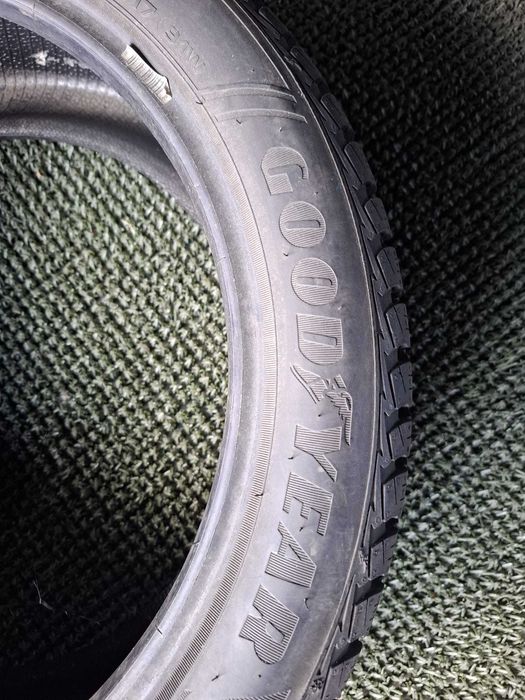 215 45 17 goodyear 1 bucata