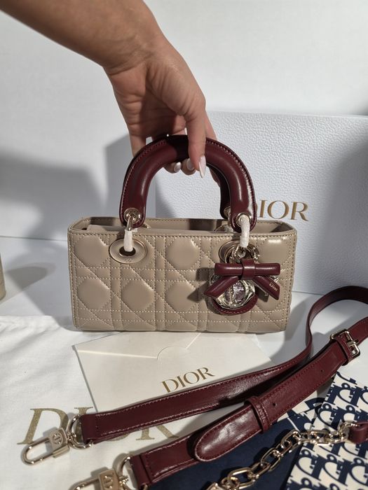 Налична чанта Dior D-Joy