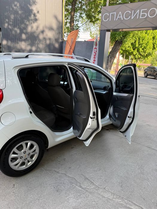 Продаю chevrolet Spark avtomat