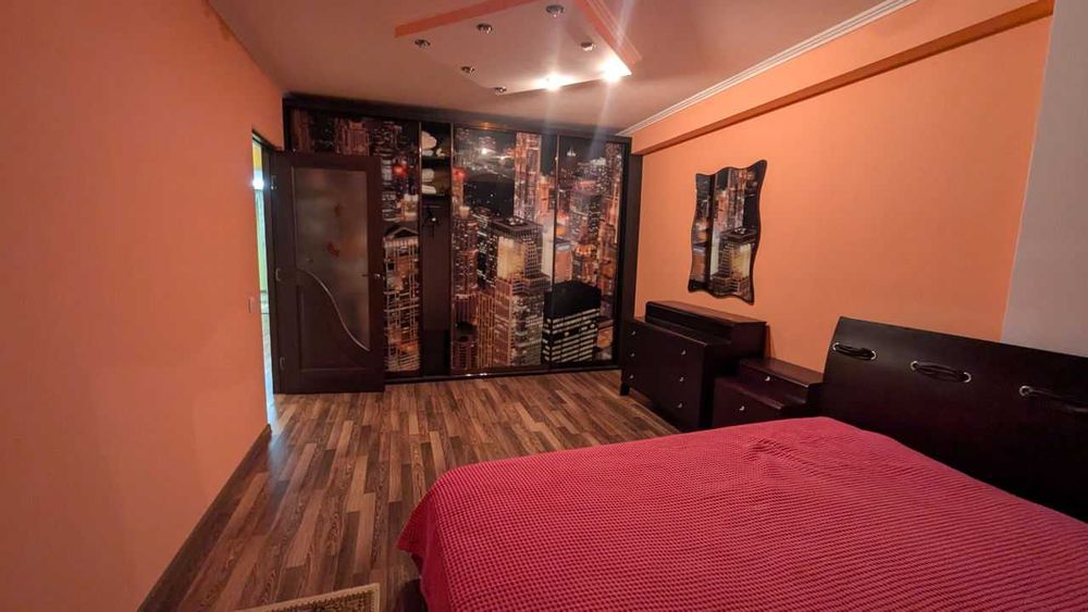 Дава се под наем Тристаен апартамент в София, Дружба 1 - 97 кв.м за 550 € - Снимка #1