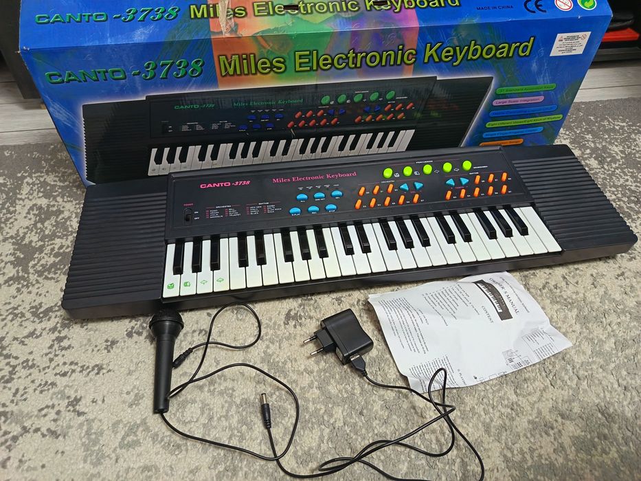 Orgă  electronică Canto 3738/Microfon/Încarcator