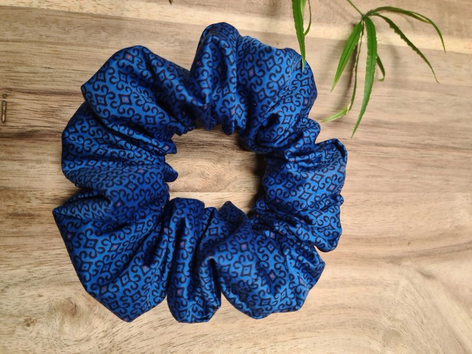 Скрънчи в подаръчна кутия