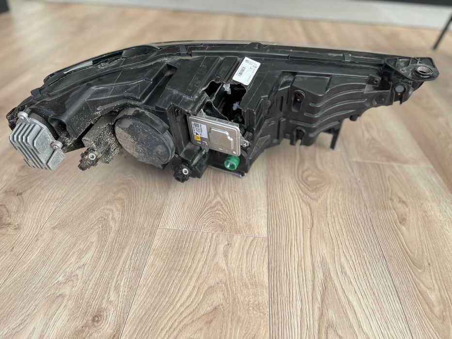 Ляв фар Алфа Стелвио - USA