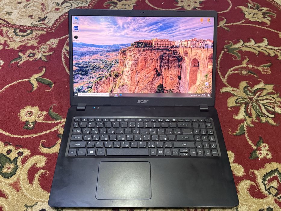 Acer core i-5  10 поколение в отличном состоянии