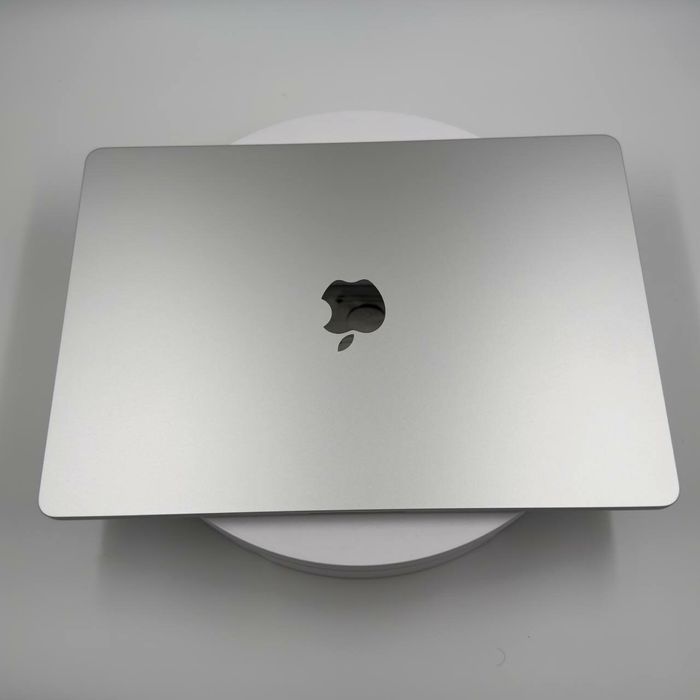 Macbook 15.3 M2 2023