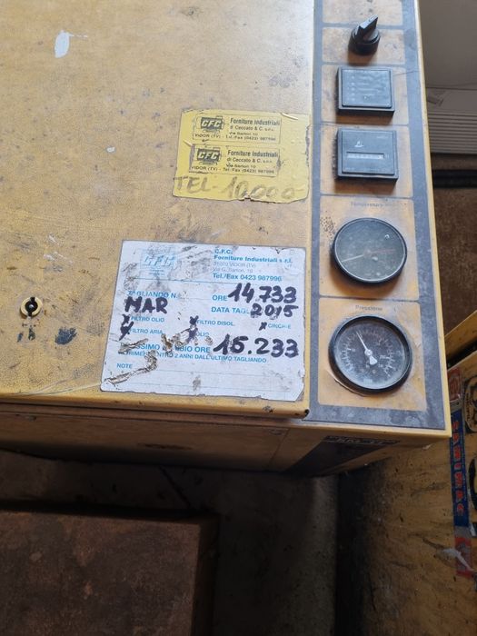 Vand doua compresoare,uscător aer și butelie