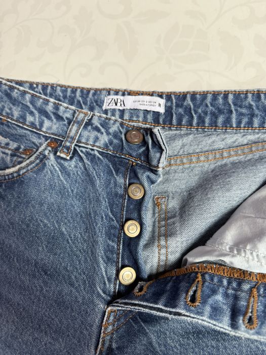 Дънки на марката Zara