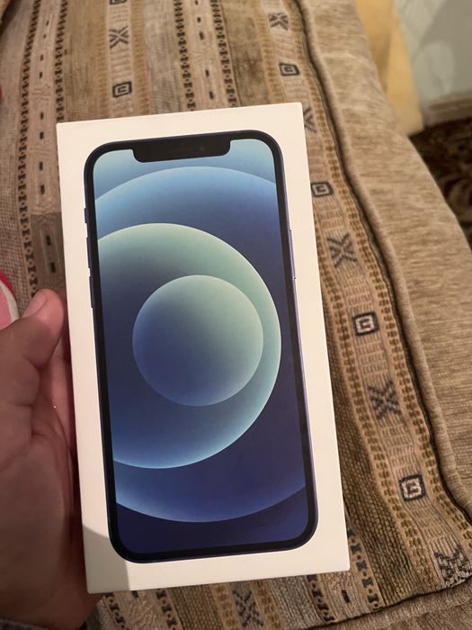 iPhone 12 синий