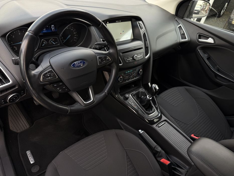 Ford Focus Titanium 02/2018, 1.5 TDCi 120cp Euro6, Navigatie, Camera parcare, Scaune incalzite, Volan incalzit, Pilot automat, Rate cu avans 0%