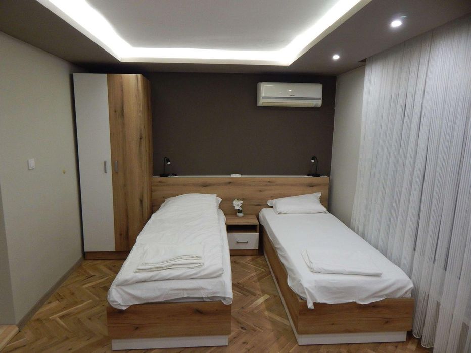 Дава се под наем Едностаен апартамент в Варна, Център - 40 кв.м за 398.82 € - Снимка #1
