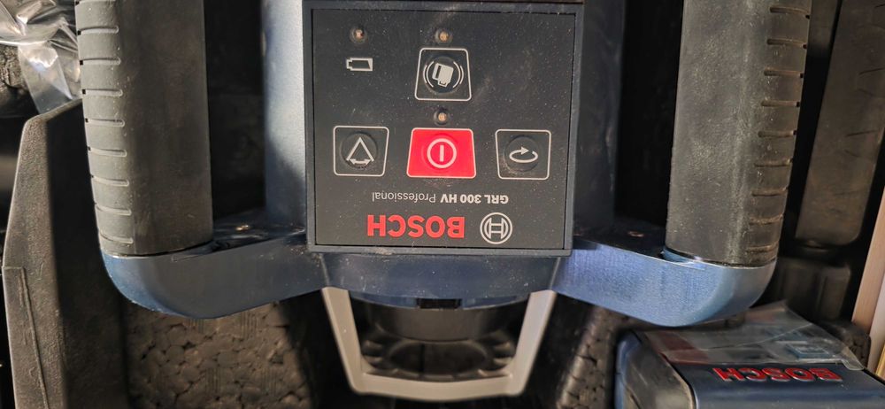 Лазерен нивелир bosch grl 300 hv