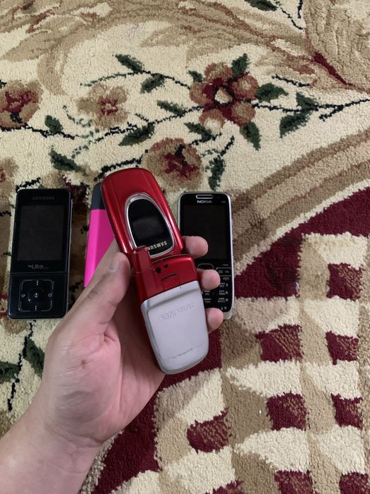 Nokia Samsung Retro telefonlari sotiladi