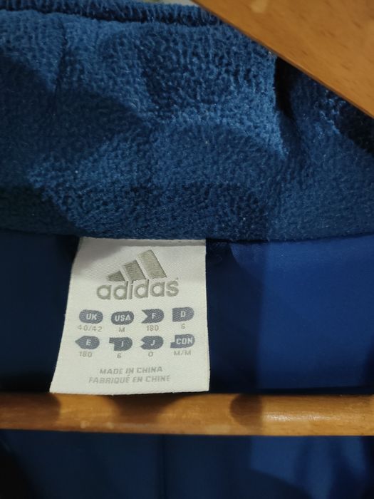 Продавам дебела зимна парка на Испания