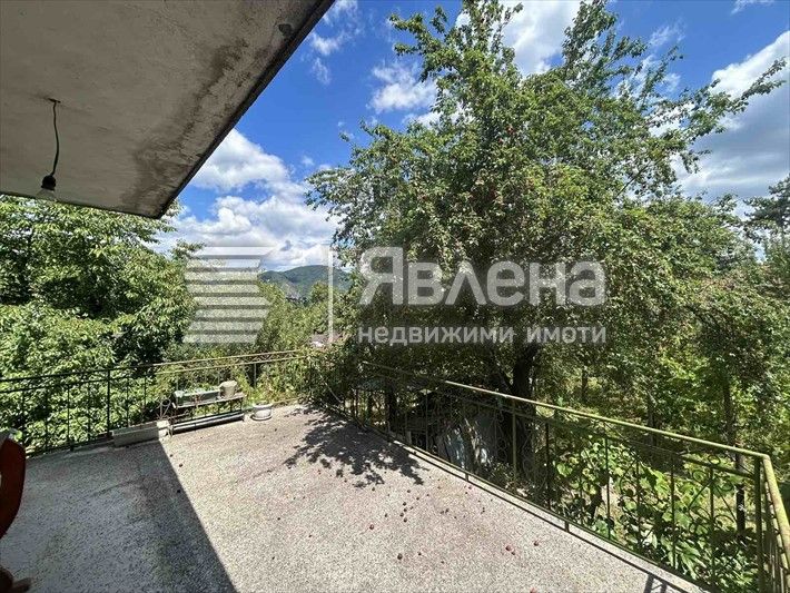 Продава се Къща в с. Владо Тричков, Област София-област - 120 кв.м за 1334 €/кв.м - Снимка #2