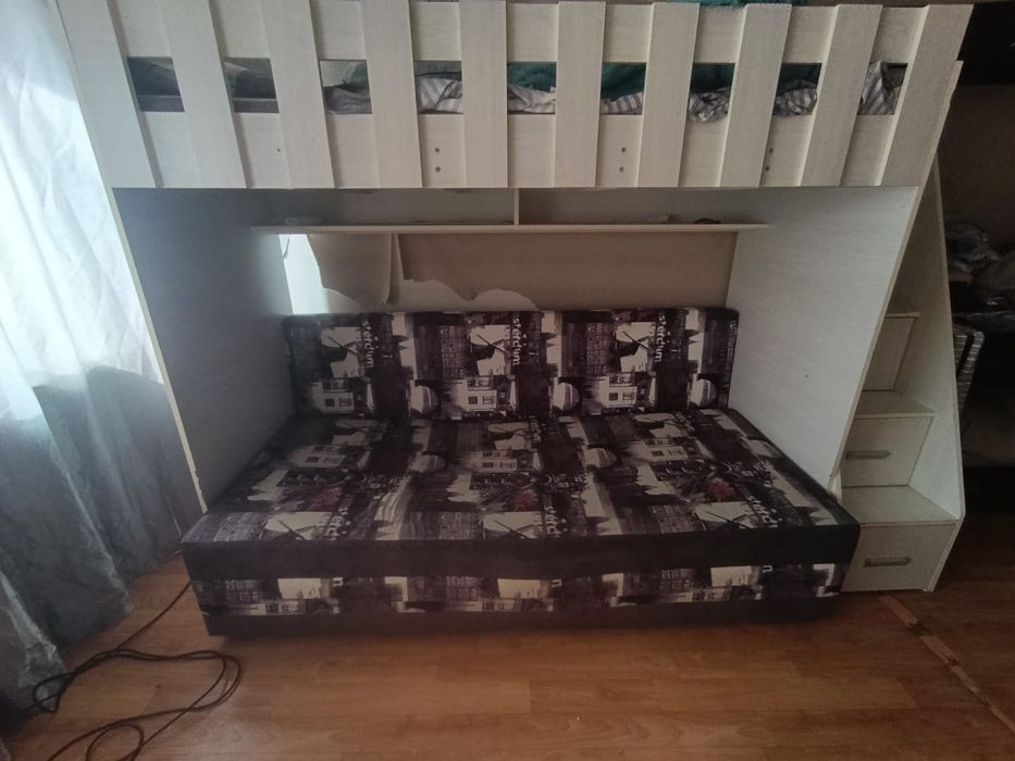 Продам двухяростную кровать