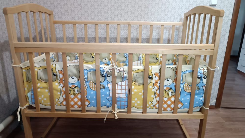 Продам детскую кроватку