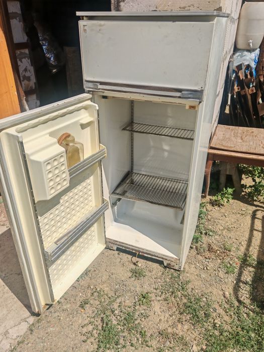 Продам холодильники