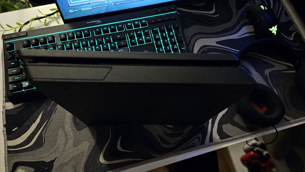 Ps4 slim 1tb Mentenanță făcută recent