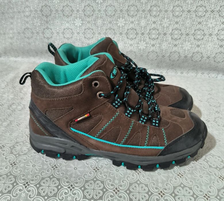 Bocanci munte, drumetie, trekking shoes marime 40