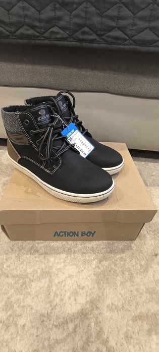 Детски нови маратонки, спортни обувки и планински обувки с етикет