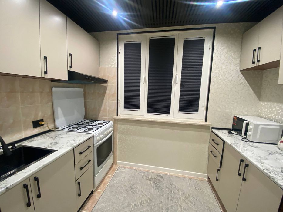 Сдается в аренду двух комеатная квартира Чиланзар 13