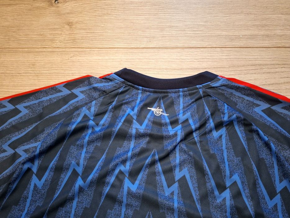 Футболна фланелка на Арсенал сезон 25/26 нов модел!