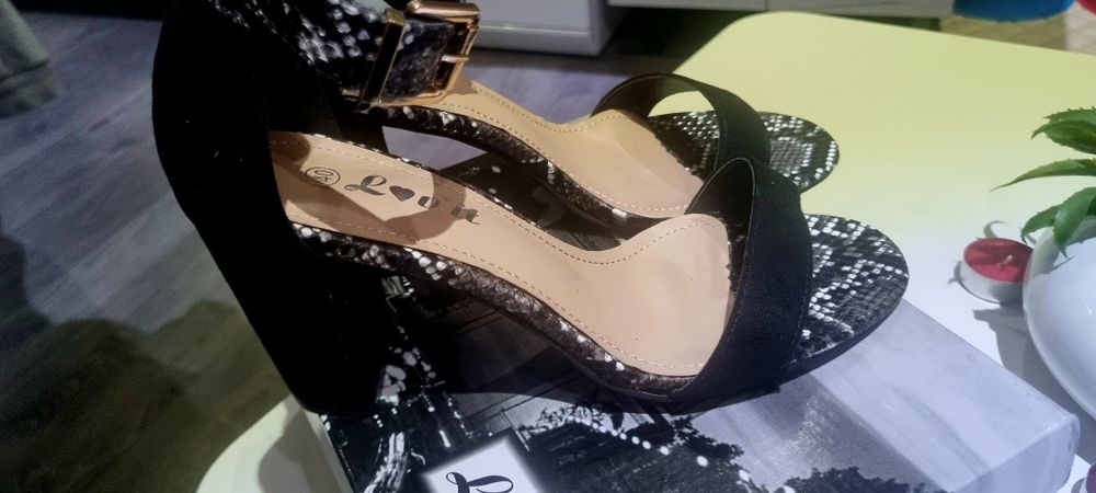 Продавам чисто нови обувки