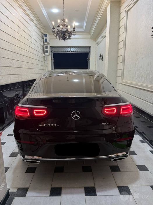 Mercedes Benz GLC300e 4 matic