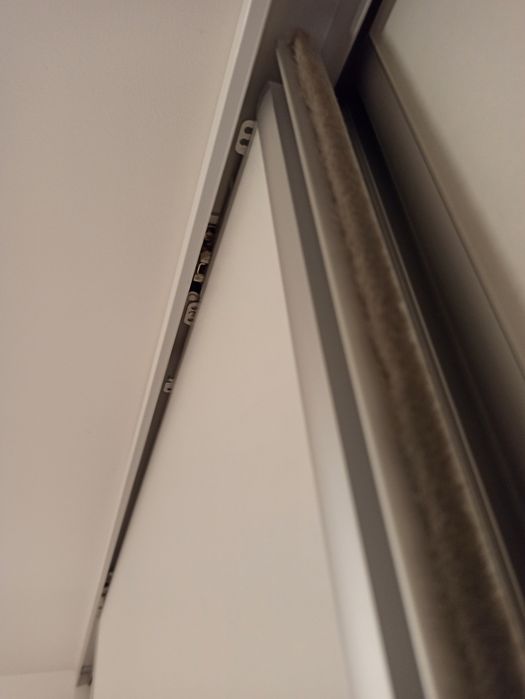 Uși glisante cu sistem amortizare