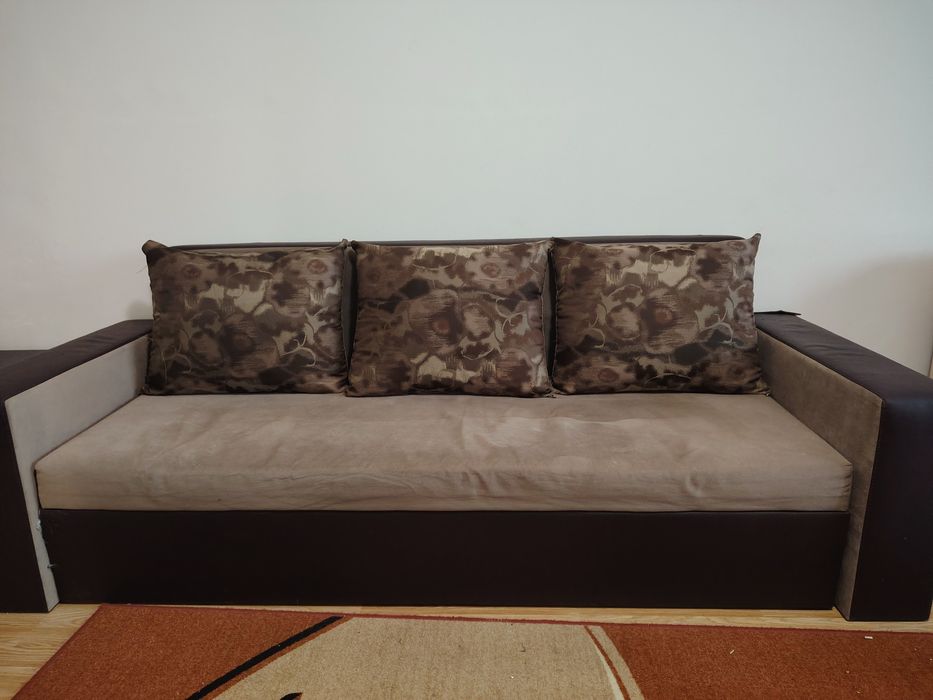 Разтегателен диван