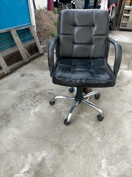 Продам кресло кожанное