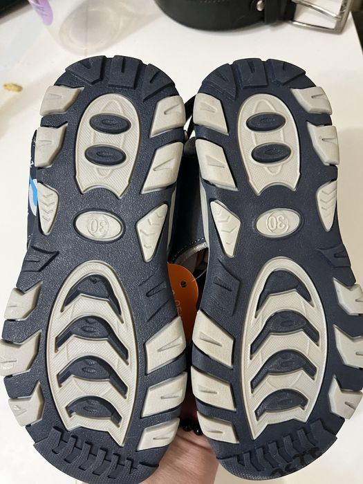 Продам новые сандали для мальчика