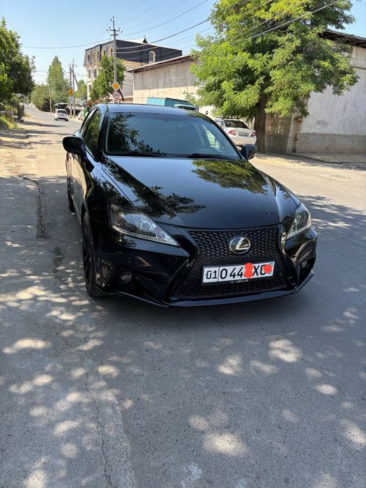 polniy privod lexus is 250 sotiladi