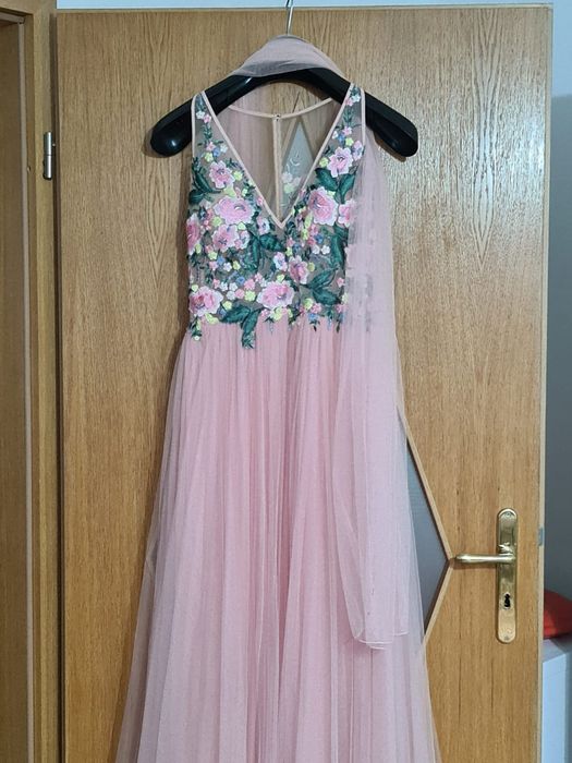 Vând Rochie eleganta Pronovias