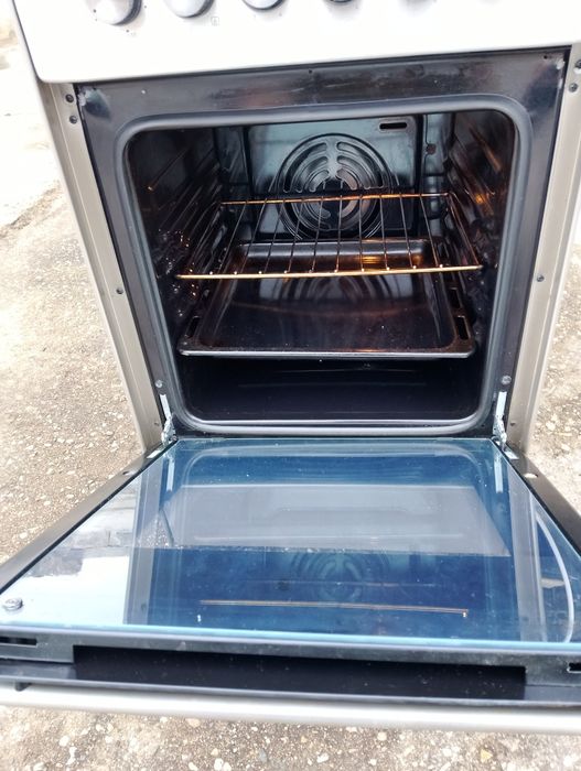 Готварска печка с керамични котлони