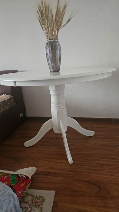 Продается круглый стол